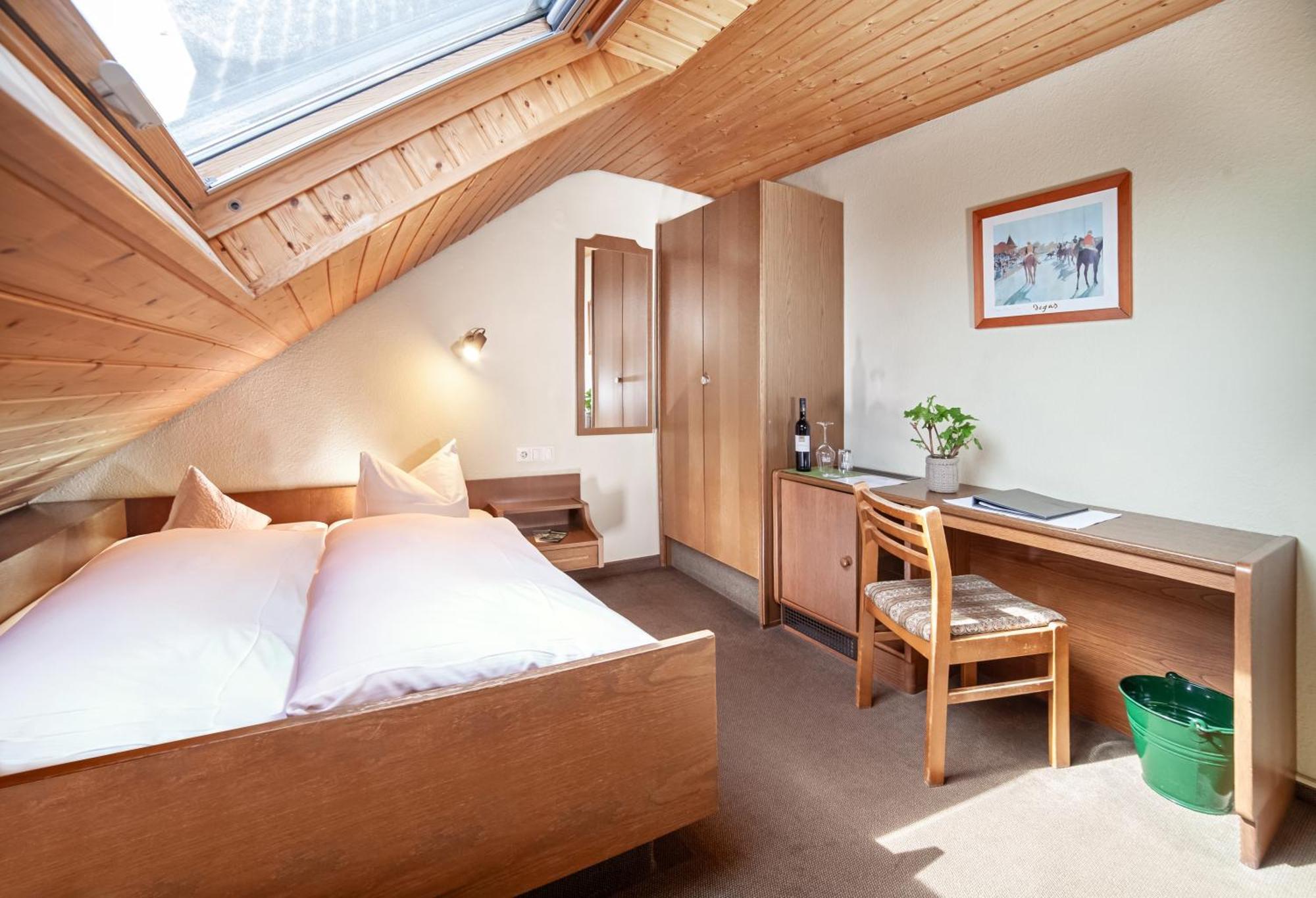 Landhotel Lutz Ug Oberderdingen Habitación foto